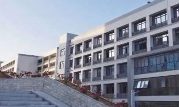 福建经贸学校实训大楼