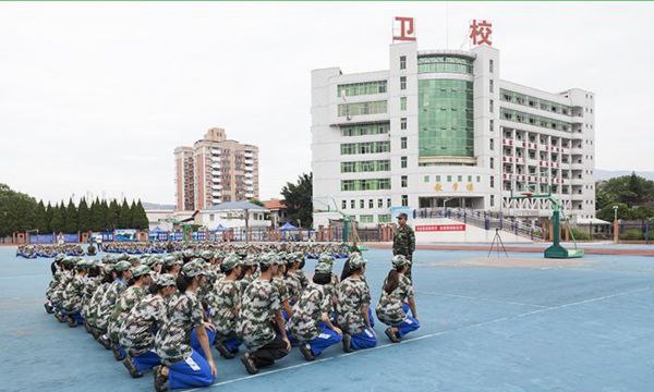 龙岩卫生学校班会