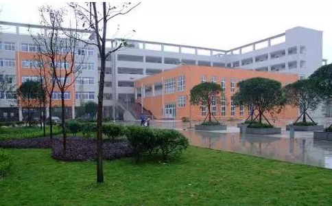 四川3+2学校哪个好