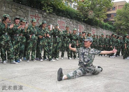 黔东南州国防学校武术表演