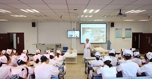 重庆三峡医药高专助产情景教学